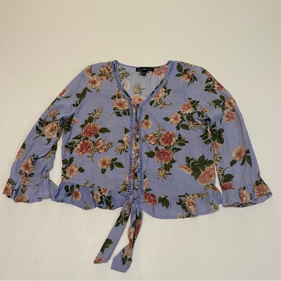 Derek Heart Tops - ❤️ Derek heart floral top size medium